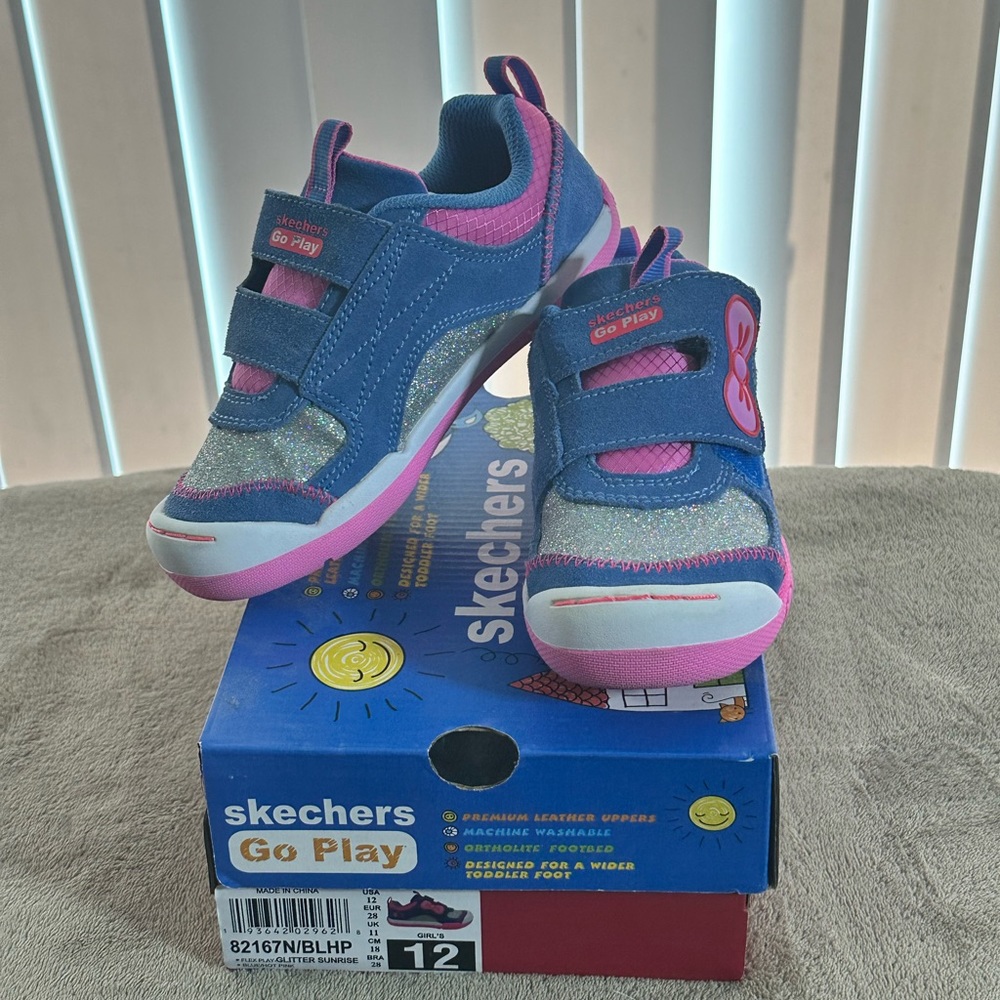 Girls sketchers sneakers